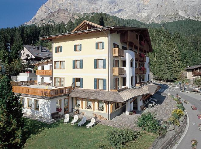 Hotel Jolanda San Martino Di Castrozza Esterno foto