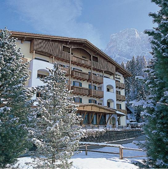 Hotel Jolanda San Martino Di Castrozza Esterno foto